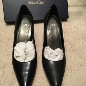 Brooks Brothers 8.5 patent leather high heels